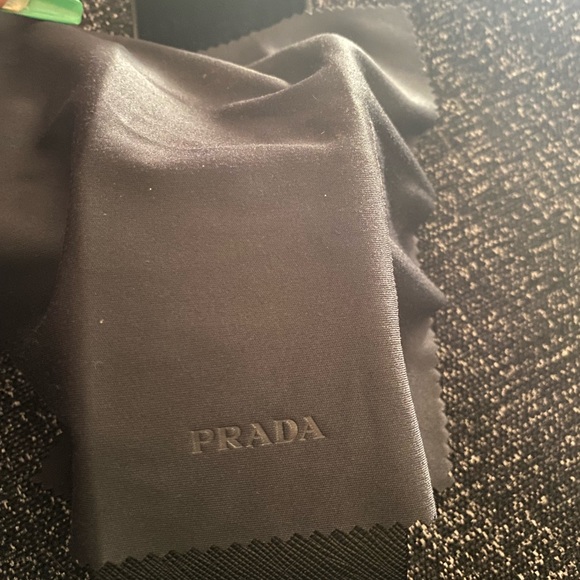 Authentic Prada sunglasses - Picture 6 of 8